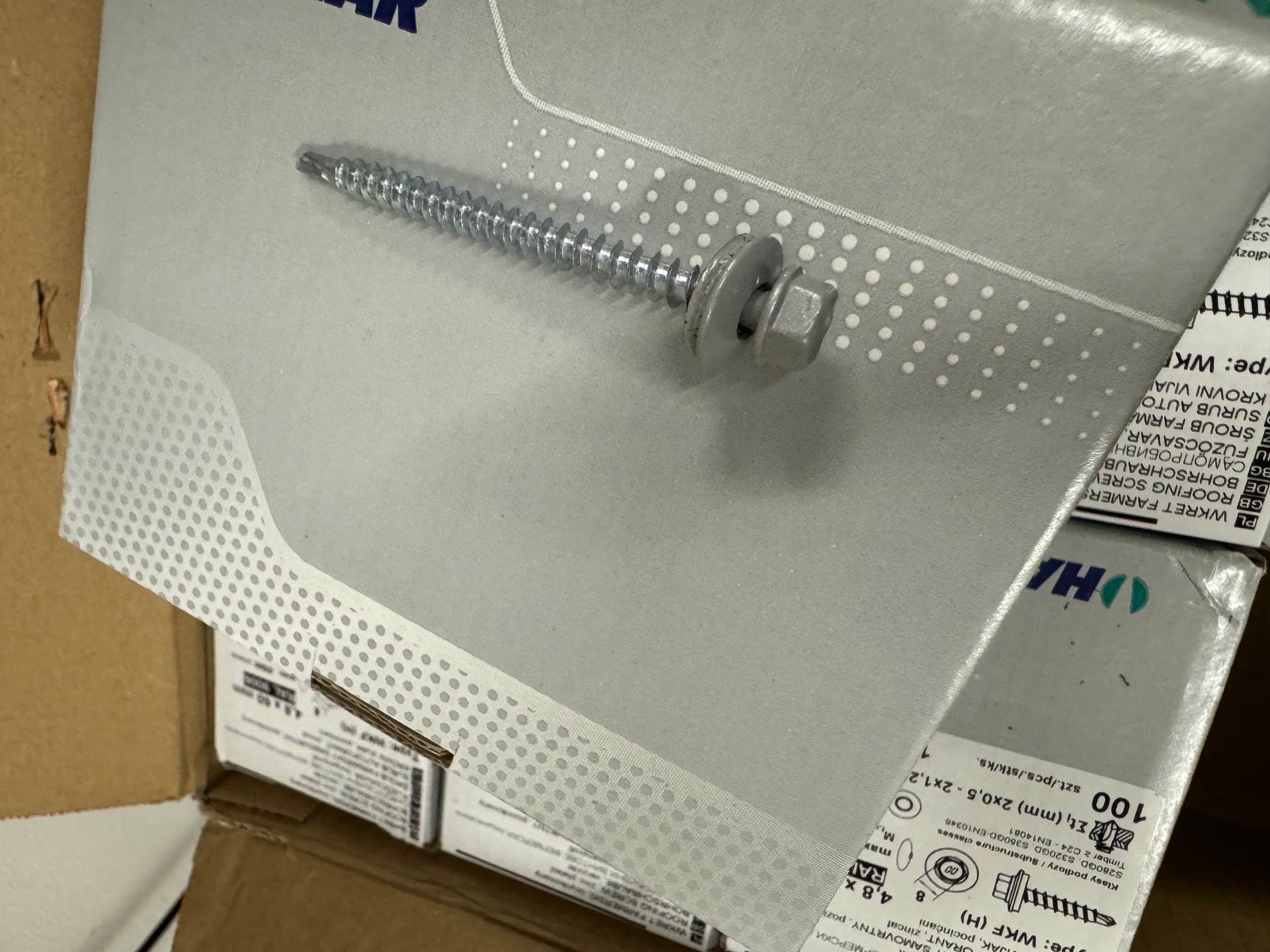 IMG_4747 wkręt farmerski 4,8x60 mm RAL 9006 - obrazek 1