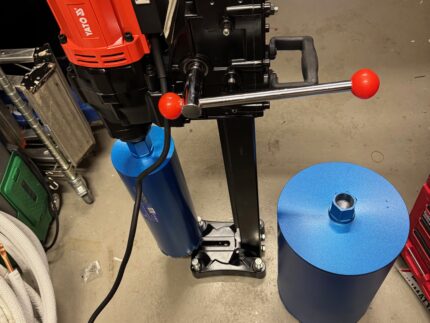 Wynajem wiertnica otwornica diamentowa do betonu z korony wiertla 132 i 254